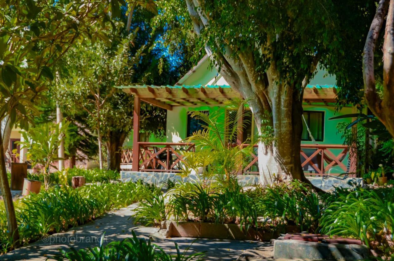 Hotel Rancho Constanza & Cabanas De La Montana Екстериор снимка