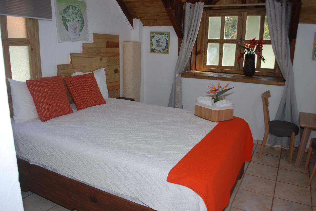 Hotel Rancho Constanza & Cabanas De La Montana Екстериор снимка