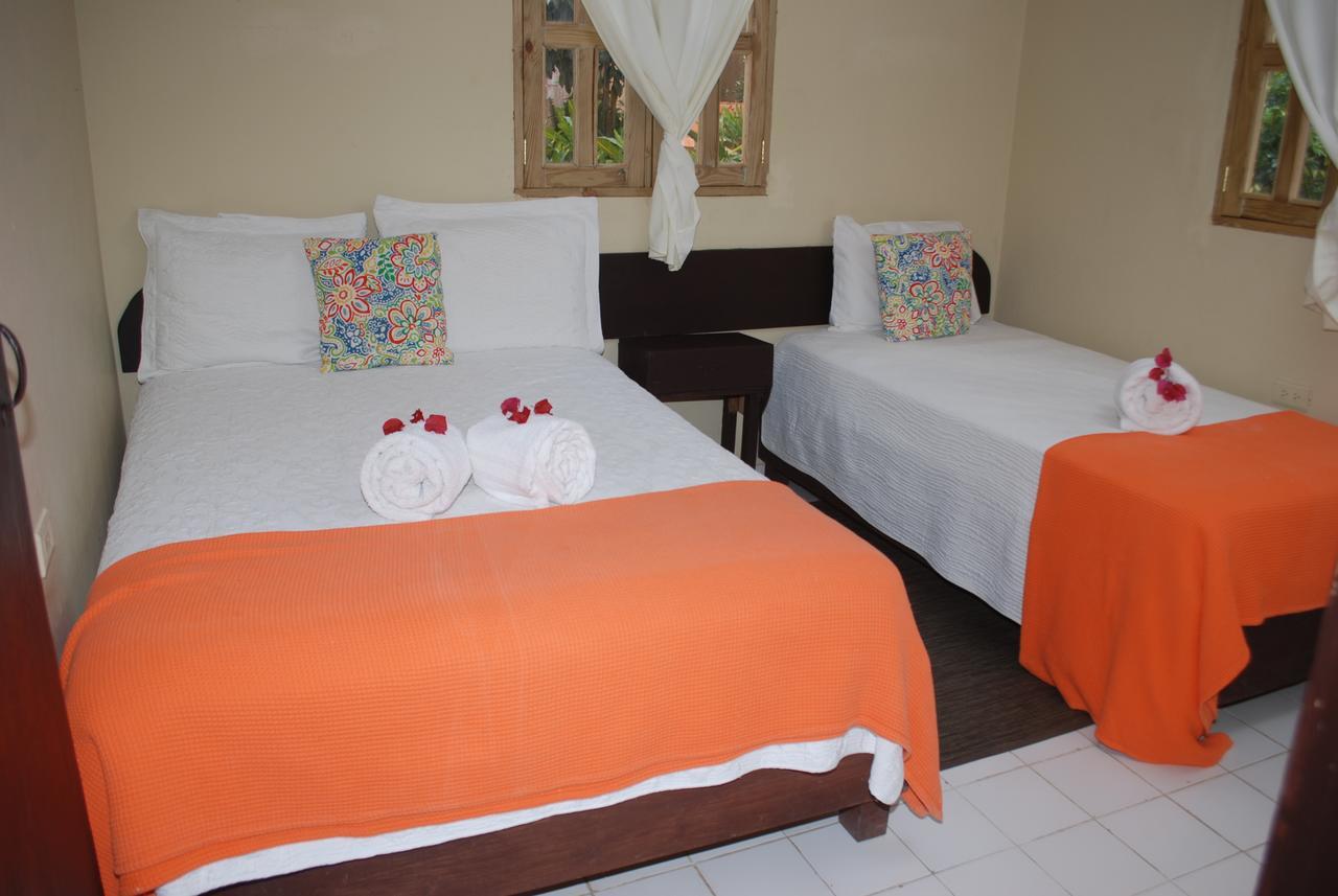 Hotel Rancho Constanza & Cabanas De La Montana Екстериор снимка