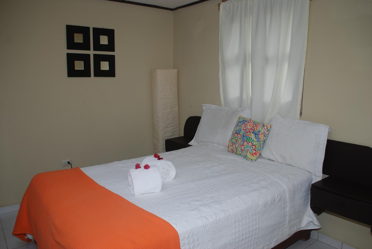 Hotel Rancho Constanza & Cabanas De La Montana Екстериор снимка