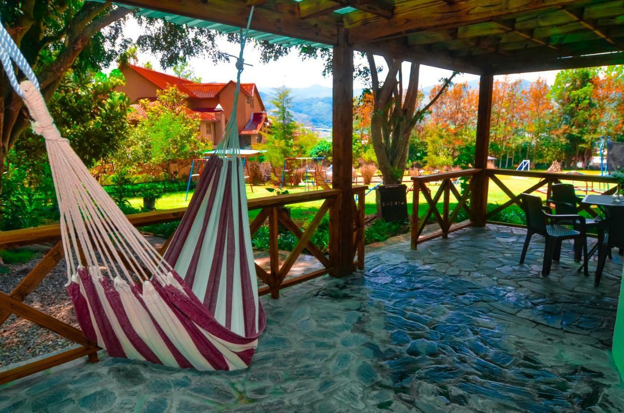 Hotel Rancho Constanza & Cabanas De La Montana Екстериор снимка